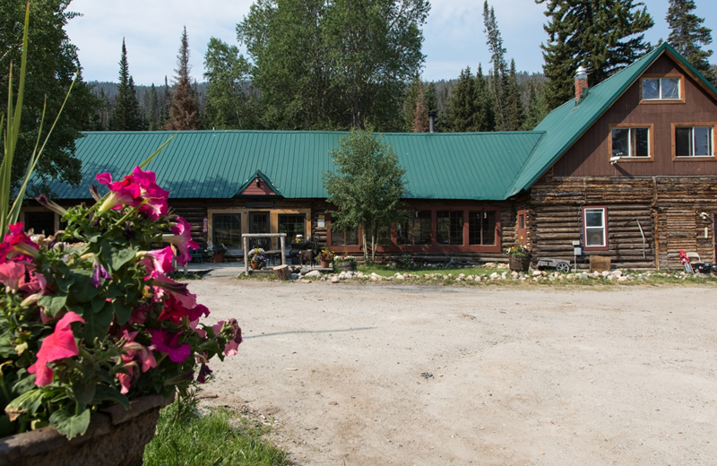 Medicine Bow Lodge & Adventure Guest Ranch
